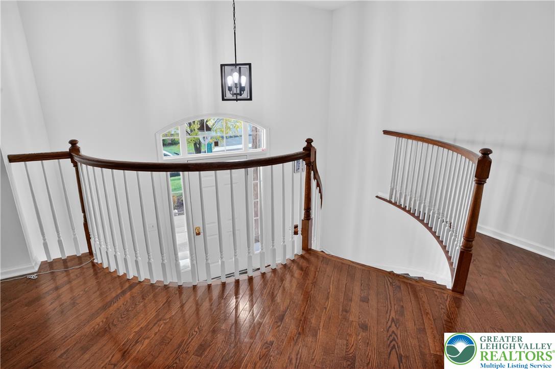 560 Quaker Ridge Terrace