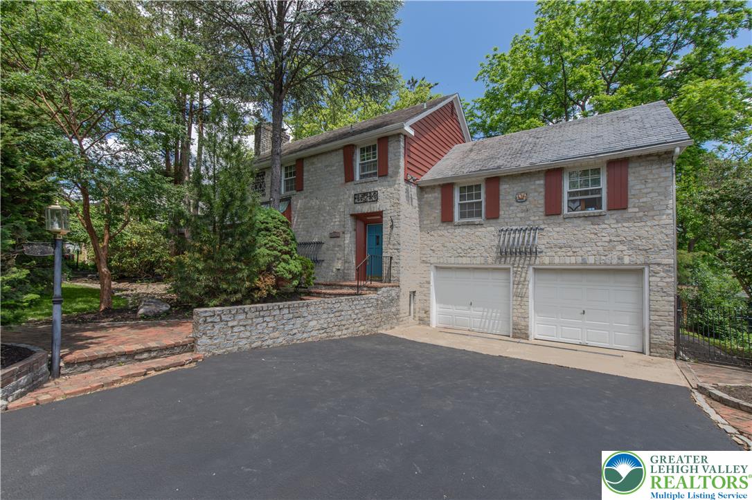1236 Moffitt