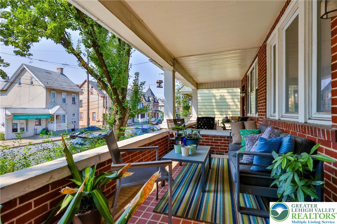 54 W Goepp Street
