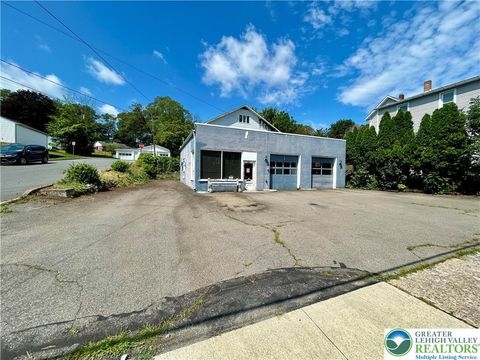 Photo of 602 Garibaldi, Roseto Boro, PA 18013 (MLS # 760755) Photo of 602 Garibaldi, Roseto Boro, PA 18013 (MLS # 760755)