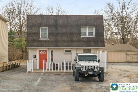 Photo of 926 Chestnut Street #2 in rear, Emmaus Boro, PA 18049 (MLS # 766758) Photo of 926 Chestnut Street #2 in rear, Emmaus Boro, PA 18049 (MLS # 766758)