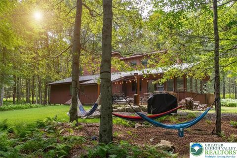 Photo of 8 Mallard Court, Clifton Twp, PA 18424 (MLS # 774527)