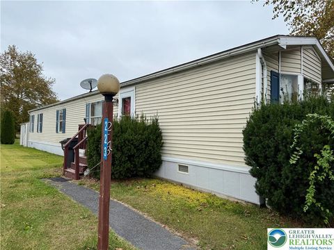 Photo of 223 S Greenbriar Drive, Bath Boro, PA 18014 (MLS # 766527) Photo of 223 S Greenbriar Drive, Bath Boro, PA 18014 (MLS # 766527)