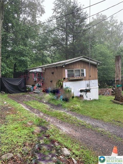 Photo of 127 PineCone Trail, Pocono Twp, PA 18355 (MLS # 759949) Photo of 127 PineCone Trail, Pocono Twp, PA 18355 (MLS # 759949)