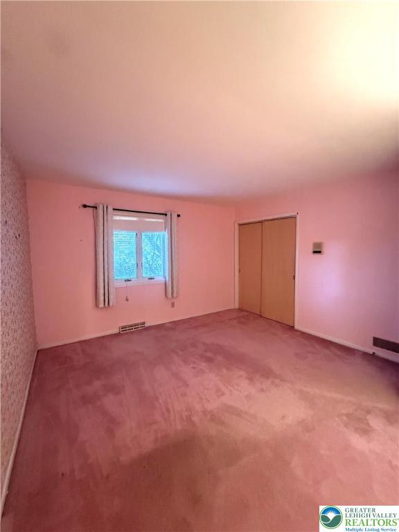 Lower Macungie Twp, Pennsylvania 18103, United States, 6 Bedrooms Bedrooms, ,3 BathroomsBathrooms,Residential,Pending,208853