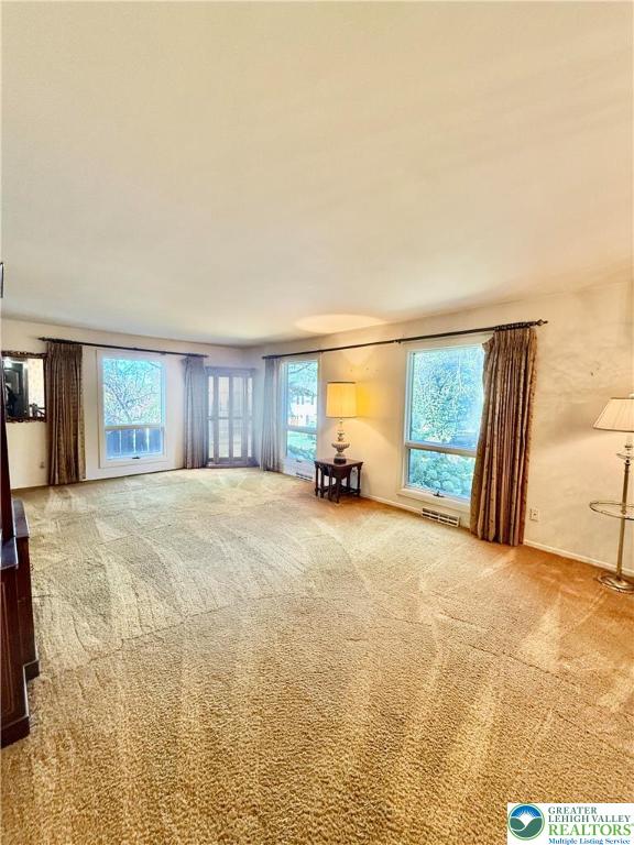 Lower Macungie Twp, Pennsylvania 18103, United States, 6 Bedrooms Bedrooms, ,3 BathroomsBathrooms,Residential,Pending,208853