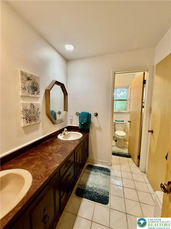 Lower Macungie Twp, Pennsylvania 18103, United States, 6 Bedrooms Bedrooms, ,3 BathroomsBathrooms,Residential,Pending,208853