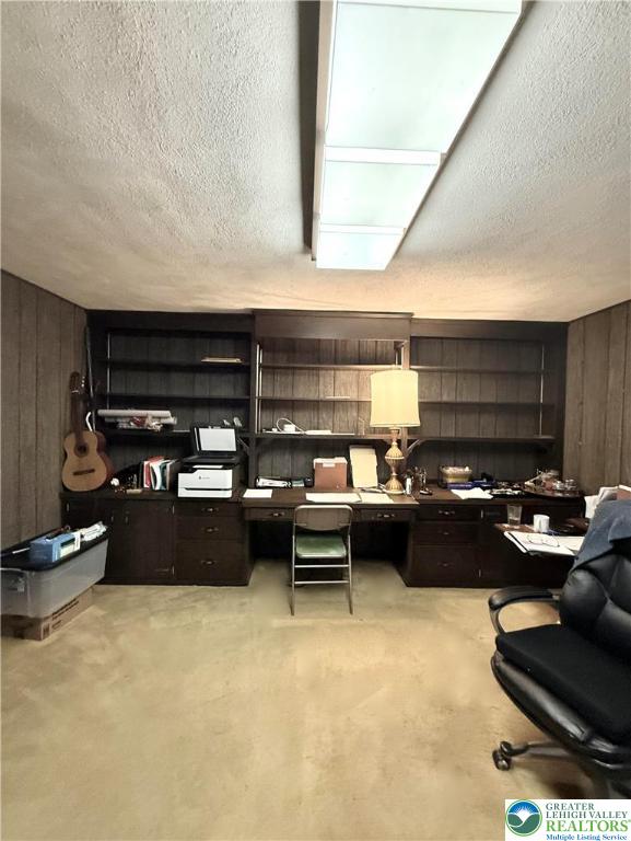 Lower Macungie Twp, Pennsylvania 18103, United States, 6 Bedrooms Bedrooms, ,3 BathroomsBathrooms,Residential,Pending,208853