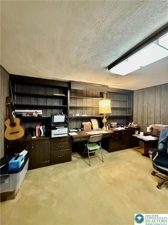 Lower Macungie Twp, Pennsylvania 18103, United States, 6 Bedrooms Bedrooms, ,3 BathroomsBathrooms,Residential,Pending,208853