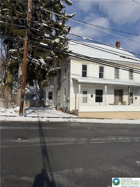 Photo of 527 Pennsylvania Avenue, Bangor Boro, PA 18013 (MLS # 770755)