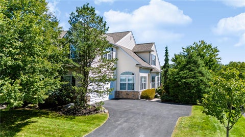 Townhouse For Sale - 9 Willow Drive<br/> Palmer Twp, PA 18045