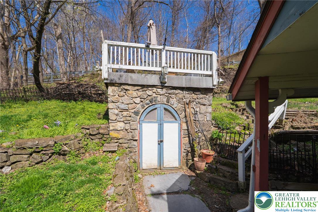 1053 S Main Street