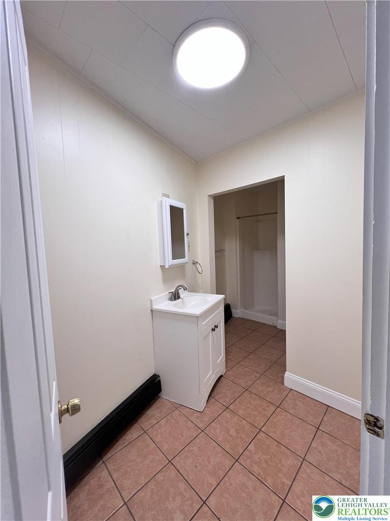 601 Walnut Avenue 6