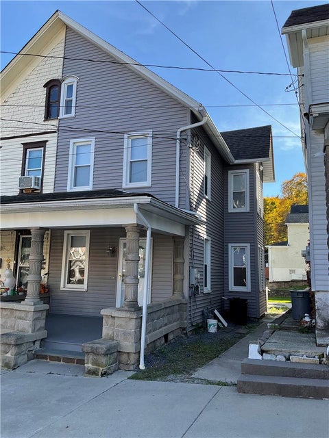 Photo for 332 Broadway