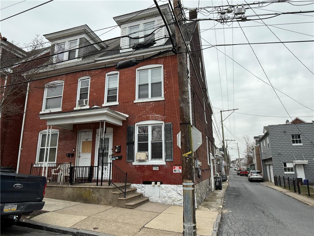 139 S 9th Street