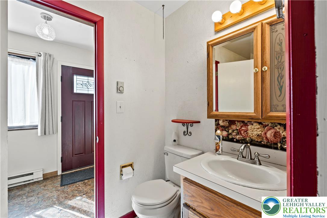 Stroud Twp, Pennsylvania 18301, United States, 5 Bedrooms Bedrooms, ,2 BathroomsBathrooms,Residential,Active,142115