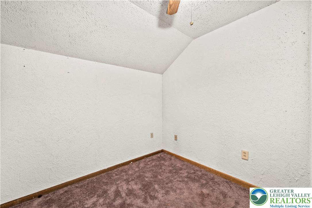 Stroud Twp, Pennsylvania 18301, United States, 5 Bedrooms Bedrooms, ,2 BathroomsBathrooms,Residential,Active,142115