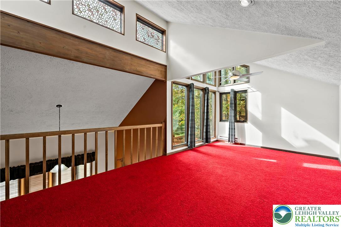 Stroud Twp, Pennsylvania 18301, United States, 5 Bedrooms Bedrooms, ,2 BathroomsBathrooms,Residential,Active,142115