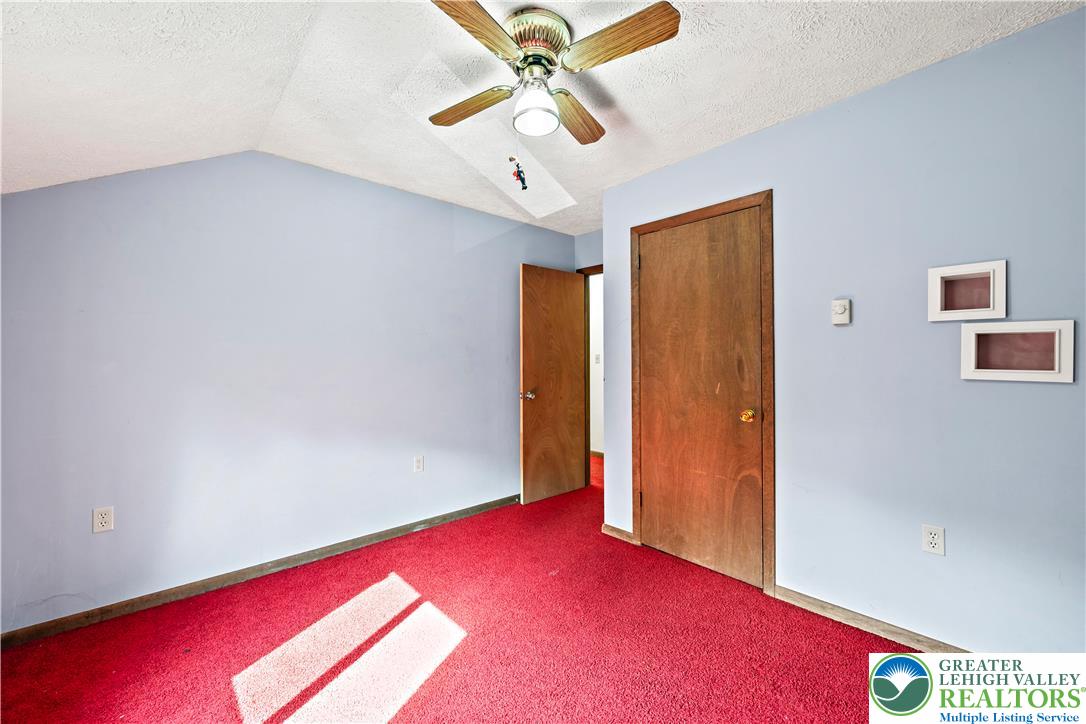 Stroud Twp, Pennsylvania 18301, United States, 5 Bedrooms Bedrooms, ,2 BathroomsBathrooms,Residential,Active,142115