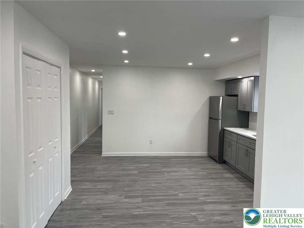 2250 Butler Street 06