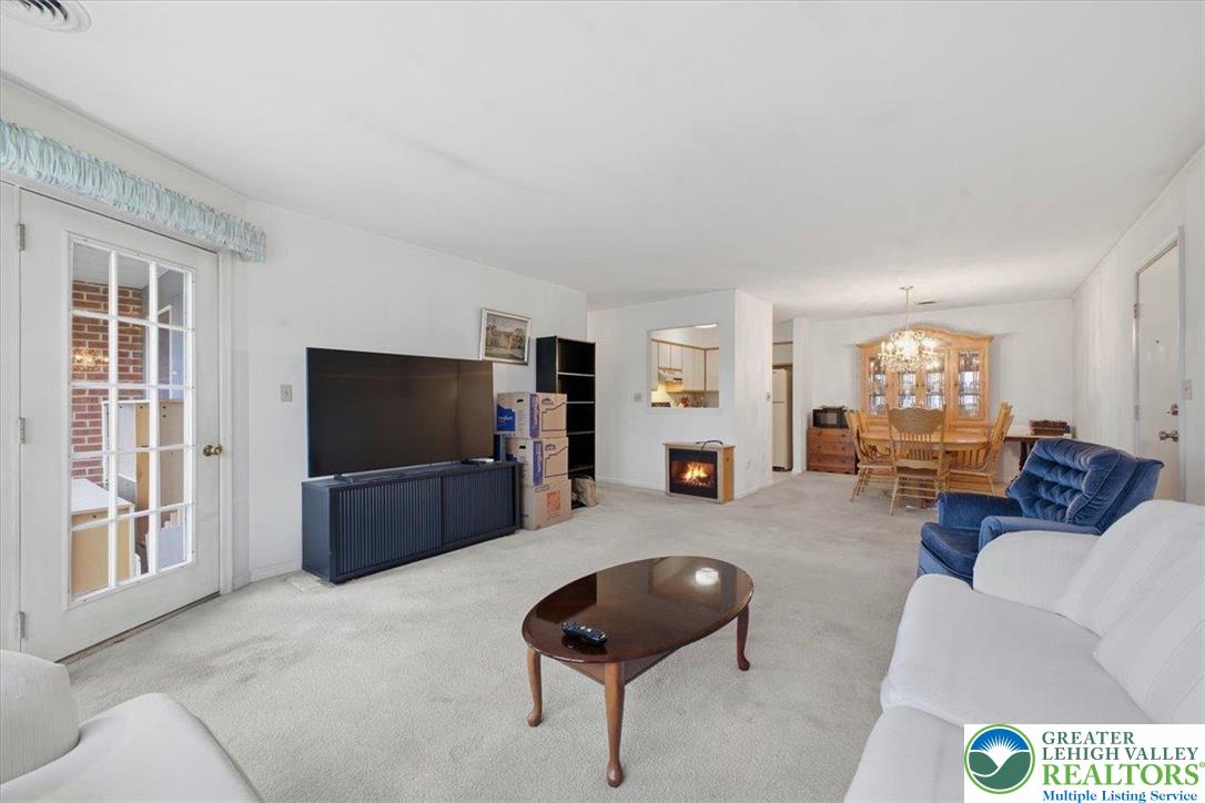 Hanover Twp, Pennsylvania 18017, United States, 2 Bedrooms Bedrooms, ,2 BathroomsBathrooms,Residential,Active,254552