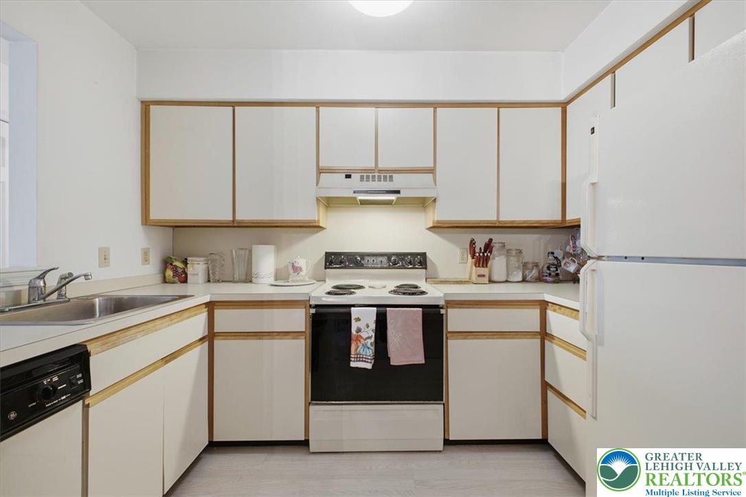 Hanover Twp, Pennsylvania 18017, United States, 2 Bedrooms Bedrooms, ,2 BathroomsBathrooms,Residential,Active,254552