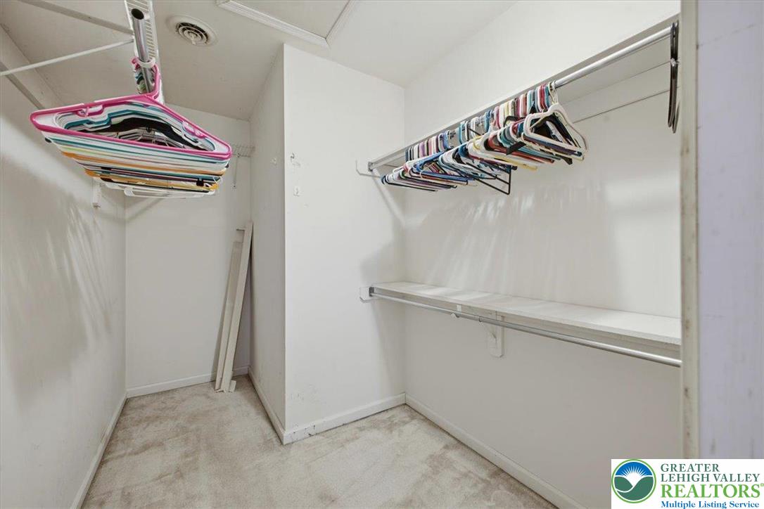 Hanover Twp, Pennsylvania 18017, United States, 2 Bedrooms Bedrooms, ,2 BathroomsBathrooms,Residential,Active,254552