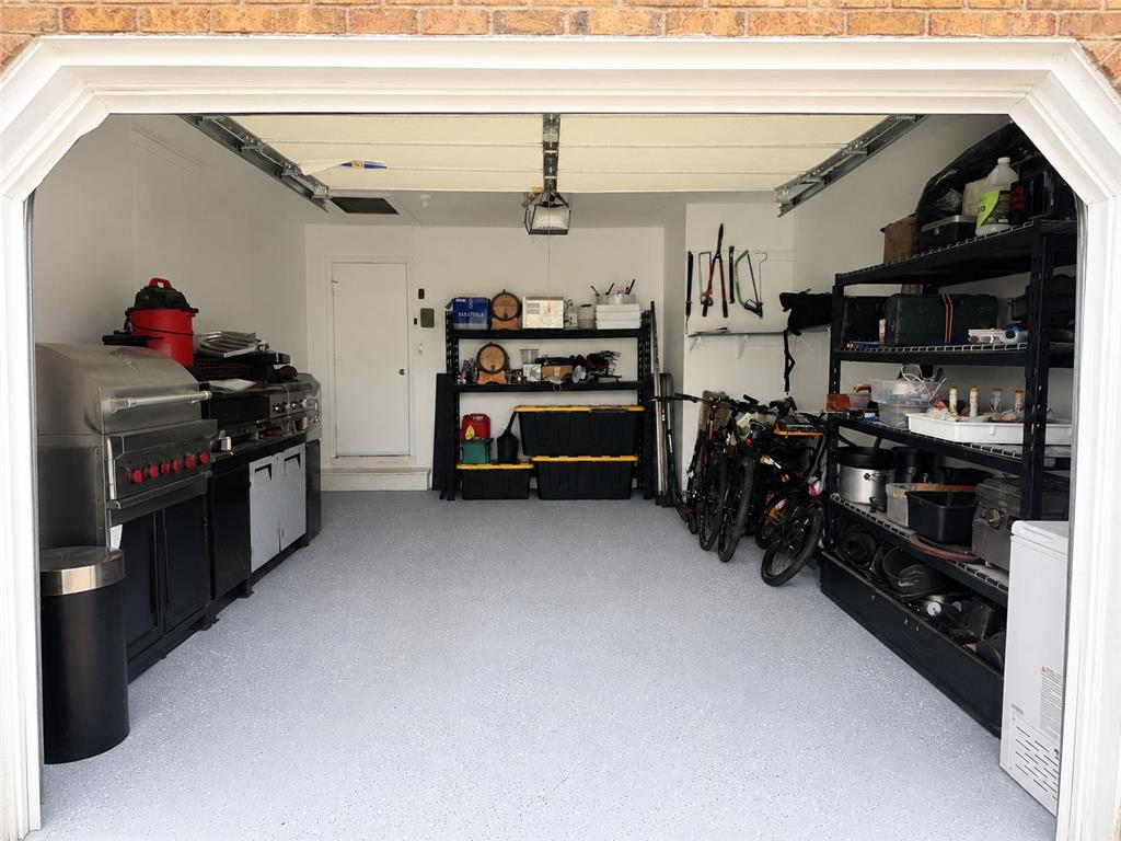 1432 Greenview