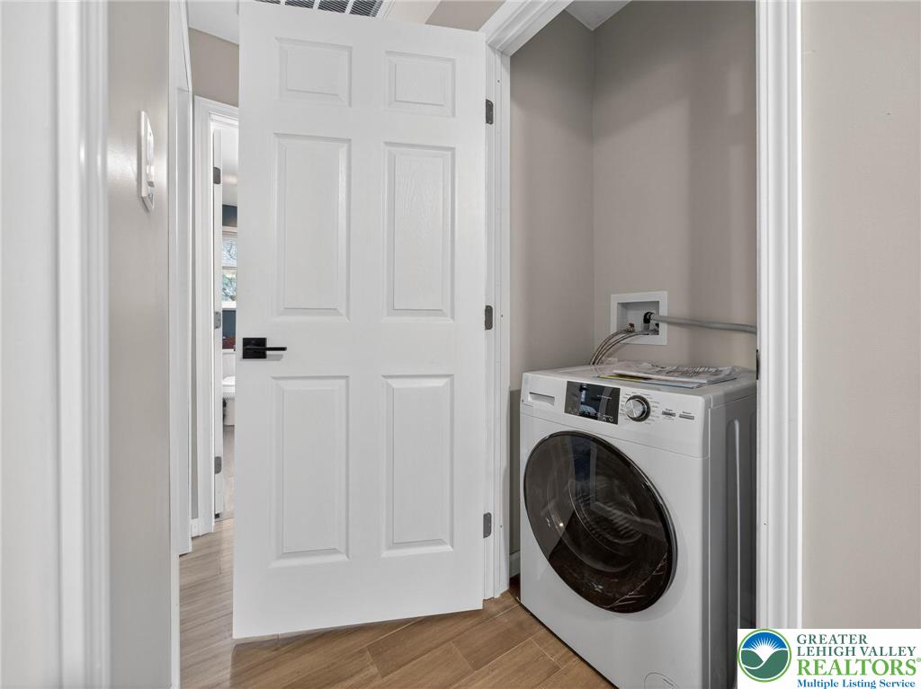 Tobyhanna Twp, Pennsylvania 18334, United States, 3 Bedrooms Bedrooms, ,1 BathroomBathrooms,Residential,Active,242234