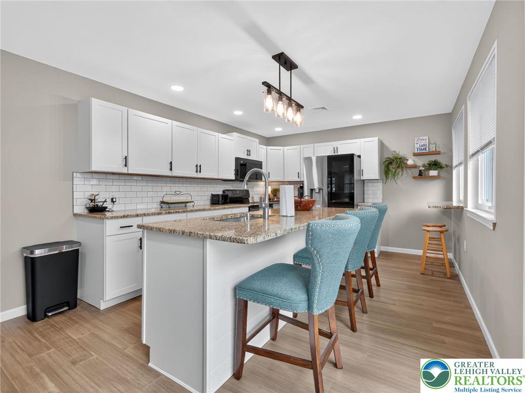 Tobyhanna Twp, Pennsylvania 18334, United States, 3 Bedrooms Bedrooms, ,1 BathroomBathrooms,Residential,Active,242234