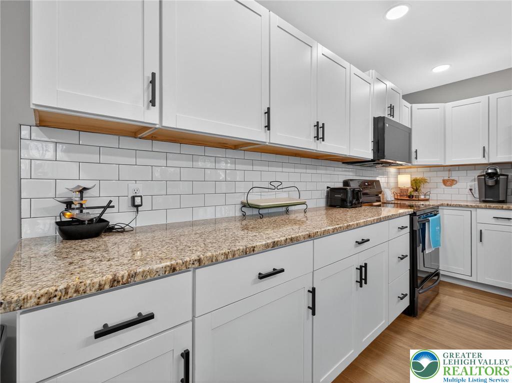 Tobyhanna Twp, Pennsylvania 18334, United States, 3 Bedrooms Bedrooms, ,1 BathroomBathrooms,Residential,Active,242234