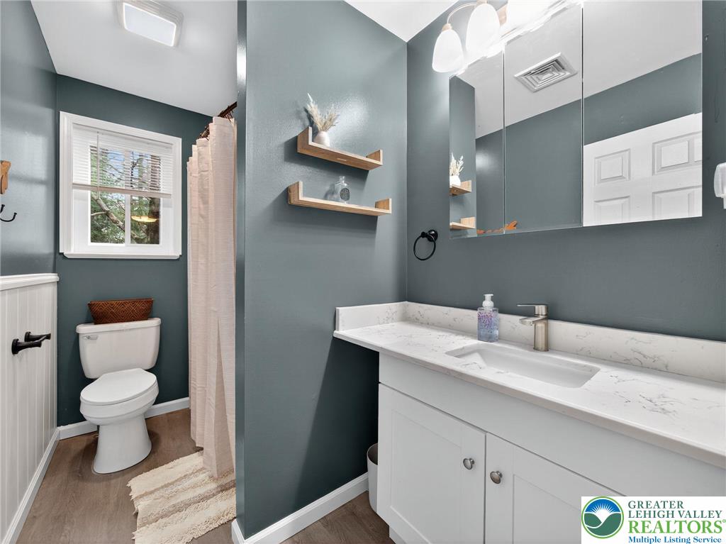 Tobyhanna Twp, Pennsylvania 18334, United States, 3 Bedrooms Bedrooms, ,1 BathroomBathrooms,Residential,Active,242234