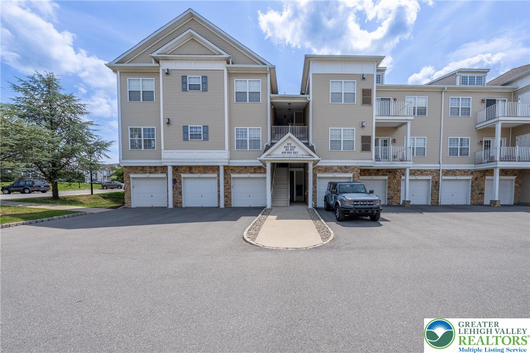 917 Eden Terrace
