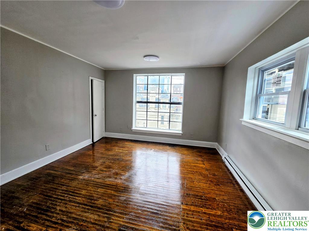 102 N 8th Street 4