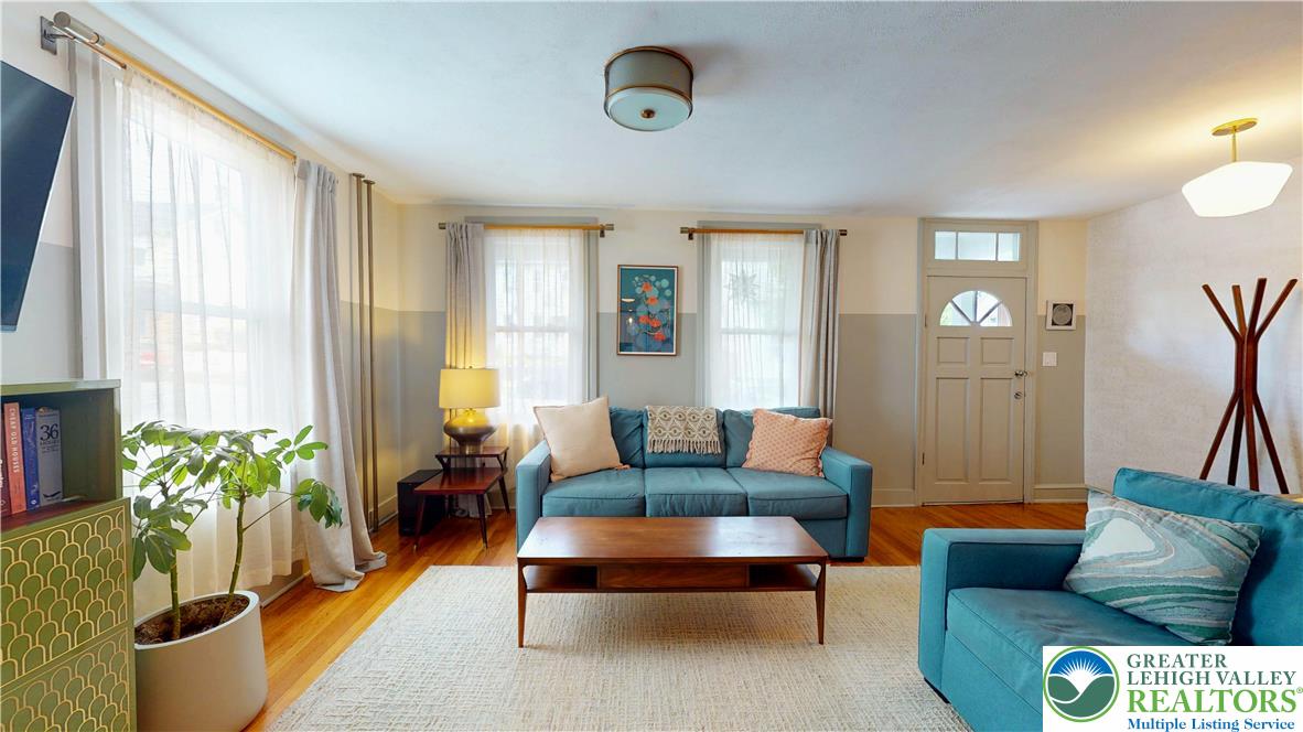 23 W Fairview Street