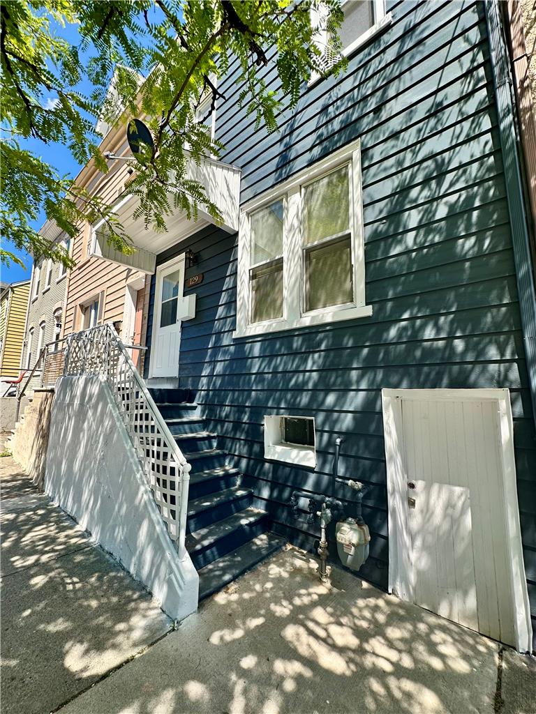 129 W Allen Street