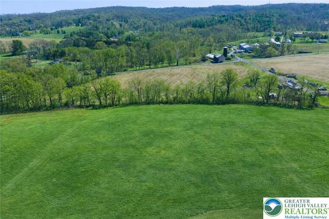 Photo of 2604 Saddleback Lane, Lower Saucon Twp, PA 18015 (MLS # 775751)