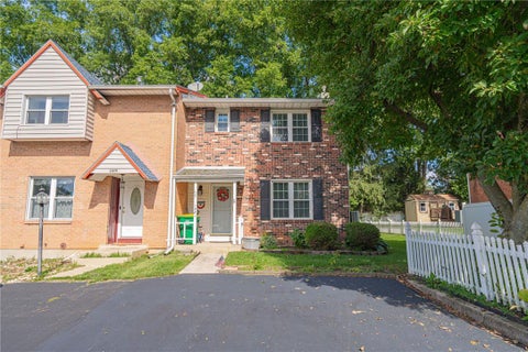 Townhouse For Sale - 1981 Aster Road<br/> Lower Macungie Twp, PA 18062