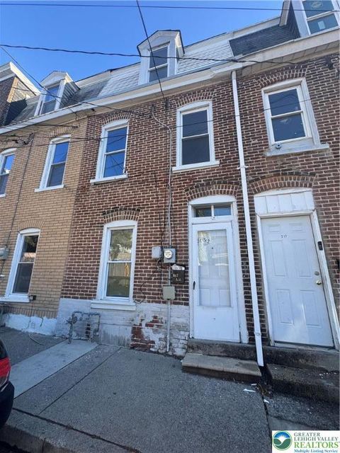 Photo of 517 Elliger St, Allentown, PA 18102 (MLS # 772618)