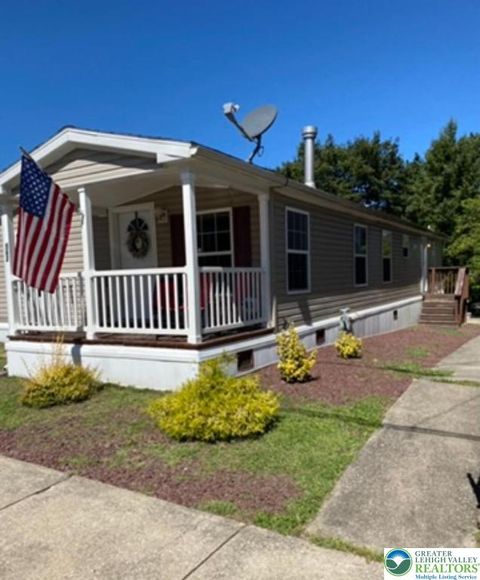 Photo of 562 W Franklin Street, Slatington Boro, PA 18080 (MLS # 766223) Photo of 562 W Franklin Street, Slatington Boro, PA 18080 (MLS # 766223)