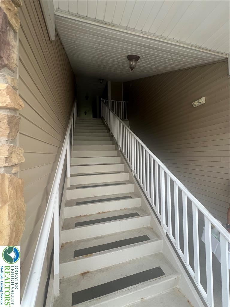 424 Waterford Terrace