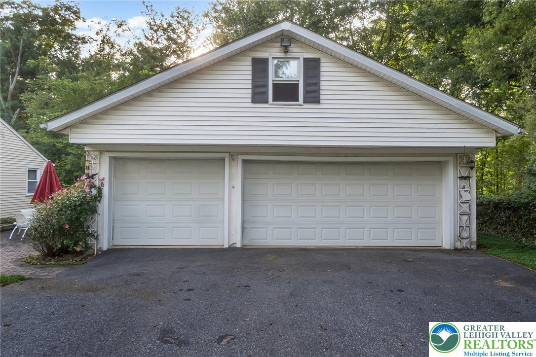 2043 Arndt Road