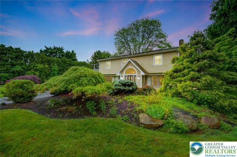 Photo of 938 Meadow Circle, Bethlehem, PA 18017 (MLS # 759035) Photo of 938 Meadow Circle, Bethlehem, PA 18017 (MLS # 759035)