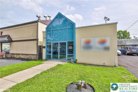 Photo of 2018 Union Boulevard, Allentown, PA 18109 (MLS # 766530) Photo of 2018 Union Boulevard, Allentown, PA 18109 (MLS # 766530)