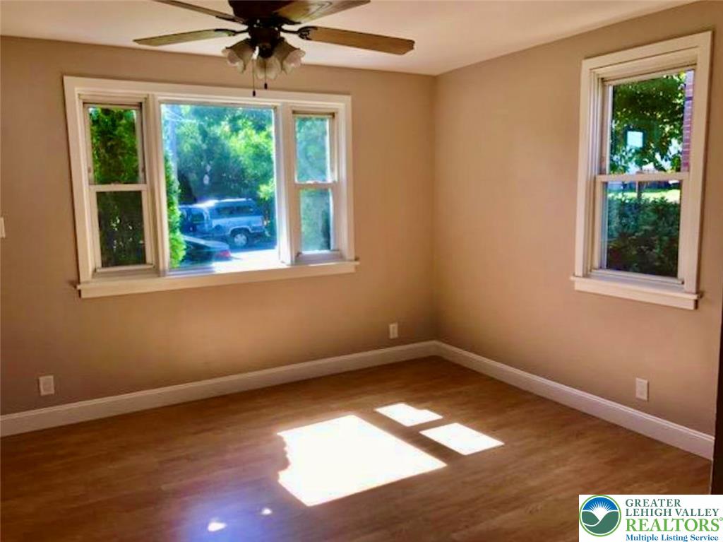 Whitehall Twp, Pennsylvania 18052, United States, 2 Bedrooms Bedrooms, ,1 BathroomBathrooms,Residential,Pending,205594