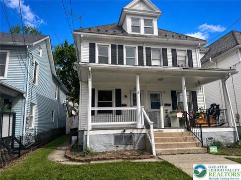 Photo of 609 George Street, Pen Argyl Boro, PA 18072 (MLS # 775974)