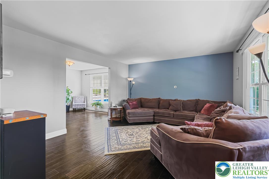 Washington Twp, Pennsylvania 18080, United States, 4 Bedrooms Bedrooms, ,3 BathroomsBathrooms,Residential,Active,169981