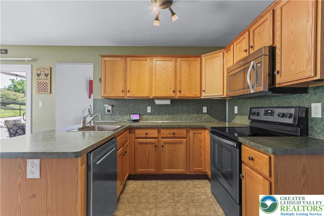 Washington Twp, Pennsylvania 18080, United States, 4 Bedrooms Bedrooms, ,3 BathroomsBathrooms,Residential,Active,169981