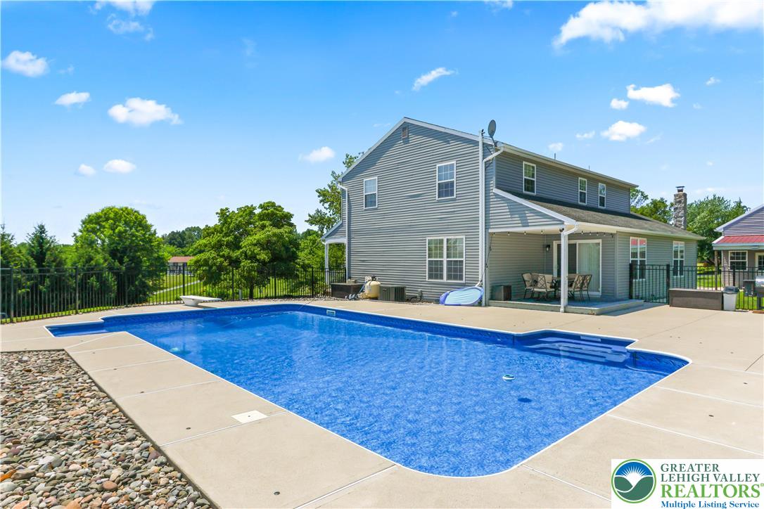 Washington Twp, Pennsylvania 18080, United States, 4 Bedrooms Bedrooms, ,3 BathroomsBathrooms,Residential,Active,169981