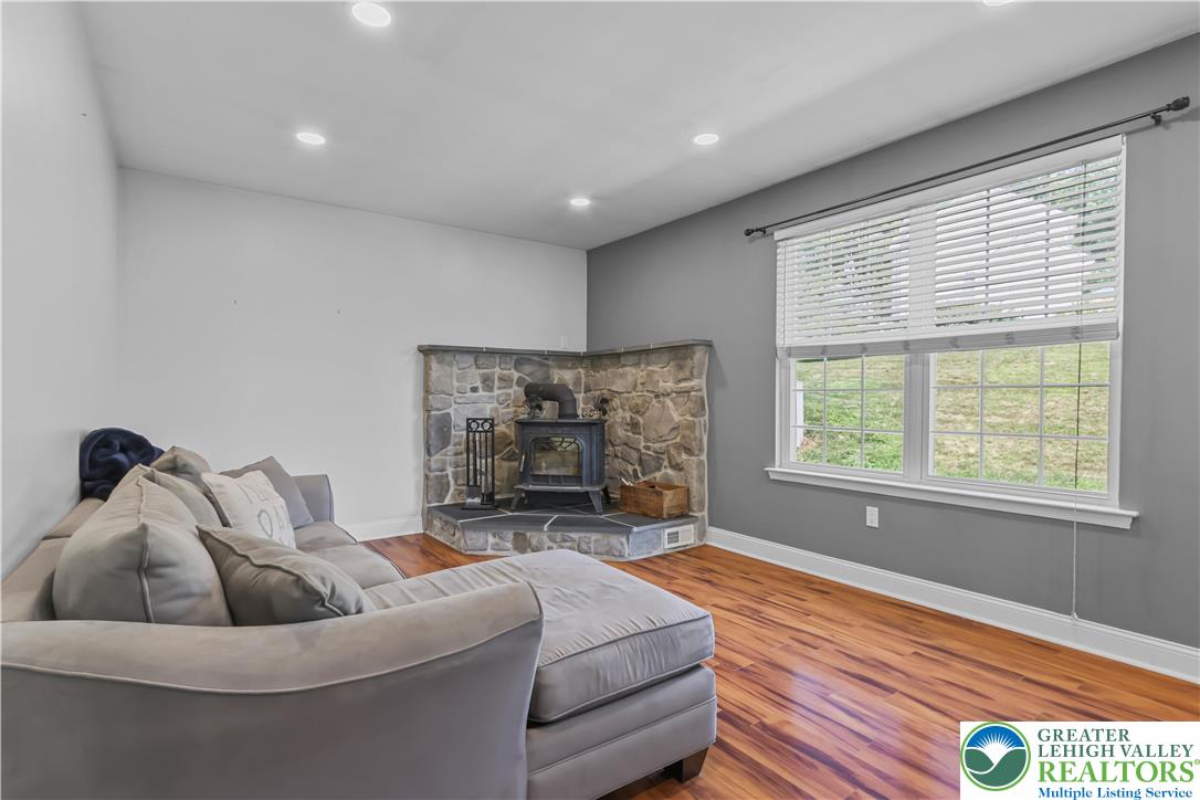 Washington Twp, Pennsylvania 18080, United States, 4 Bedrooms Bedrooms, ,3 BathroomsBathrooms,Residential,Active,169981